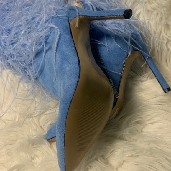 Blue feather trim boots - Picture 4 of 4